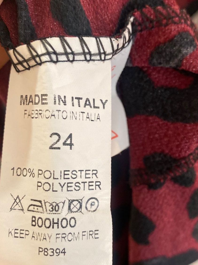 Boohoo Robes: Boohoo Kleid mit Muster bordeaux Gr. 52 – D'occasion à Pratteln par a23_j2gs 8
