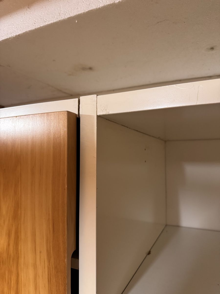 Armadi: Ikea Schrank zu verschenken  – Usato da Basel venduto da kon_2l5h 2