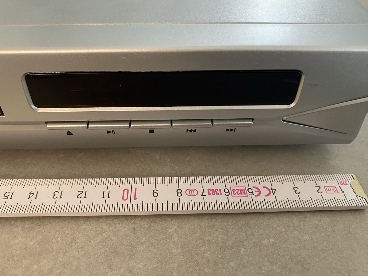 Tutti i DVDs: Daytek DVD Player Model M 700M – Usato da Hünenberg See venduto da lar_9zjk 4