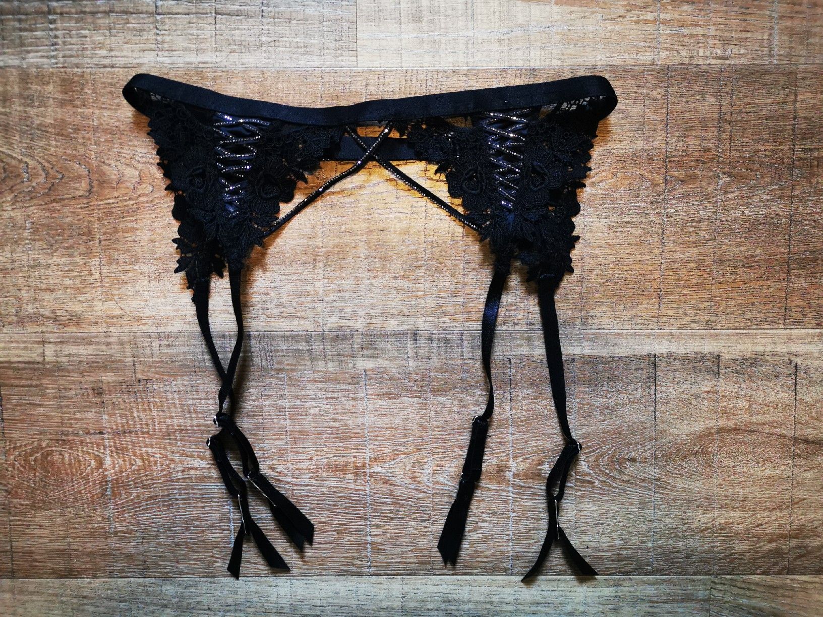 Altra biancheria intima: Sexy schwarze Strapsen mit Spitze Grösse M – Usato da Balsthal venduto da Leila_Luna
