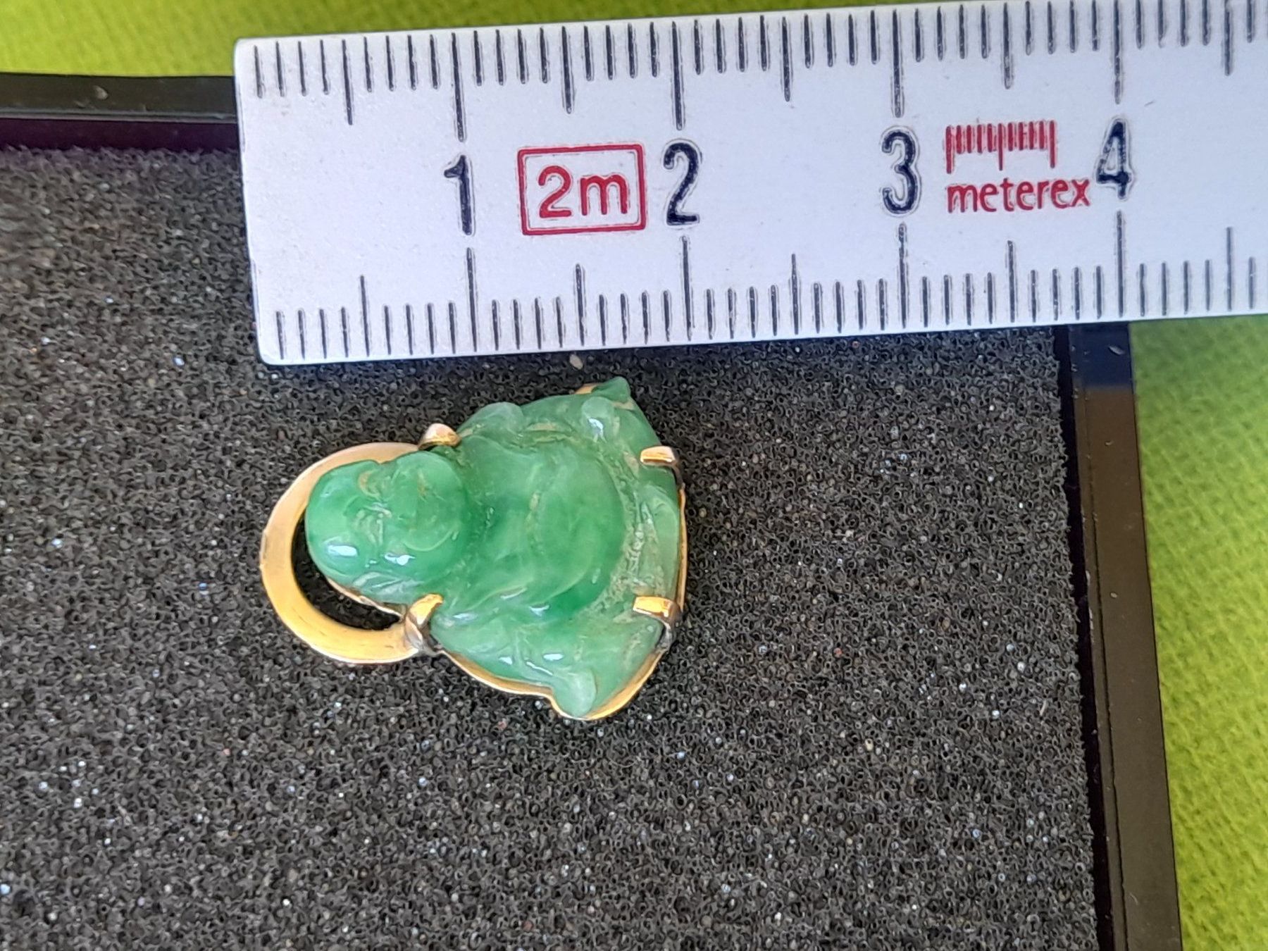 Ciondoli: Jade-Buddha mit Goldhalterung – Usato da Aeschi b.Spiez venduto da 52_wochen 7