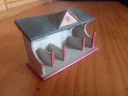 Modellhaus Stall Gebäude antiker Zustand 10cm