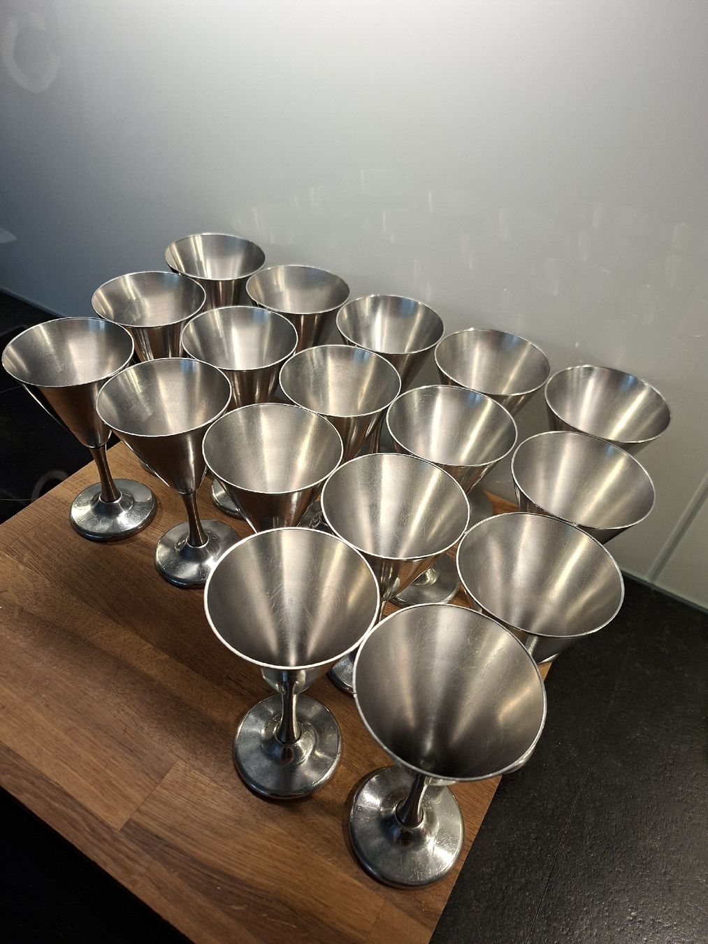 Set di piatti: vintage Spring Edelstahl Martini Gläser/Eisbecher – Usato da Meinisberg venduto da Destiny1972 4