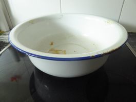 emailliertes Becken