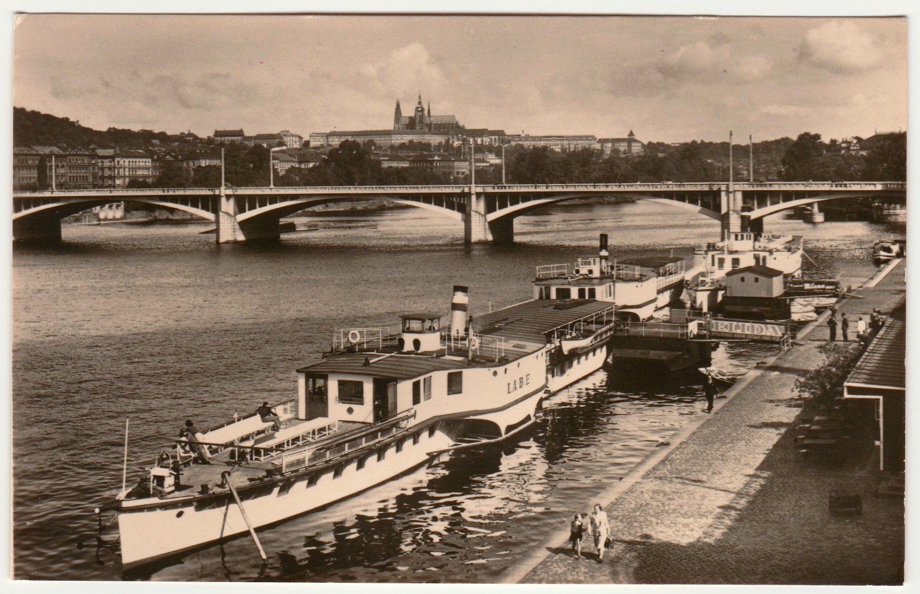 Ansichtskarten: Moldaudampfer "LABE"  mit Prag um 1940 – Gebraucht aus Fällanden von Blausegelfliege