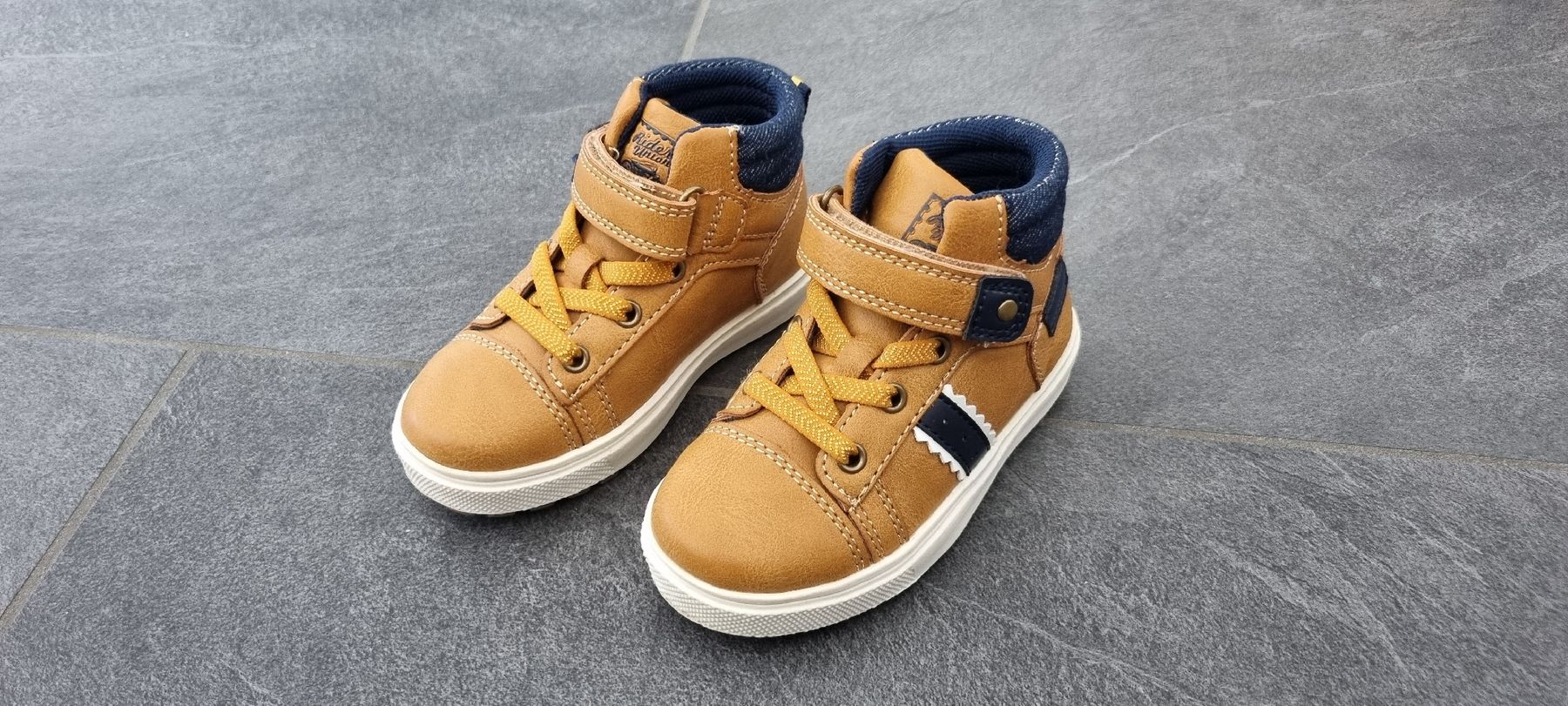 Scarpe per ragazzi: Braune Herbstschuhe / Winterschuhe Grösse 23 – Usato da Birmensdorf ZH venduto da borstenking
