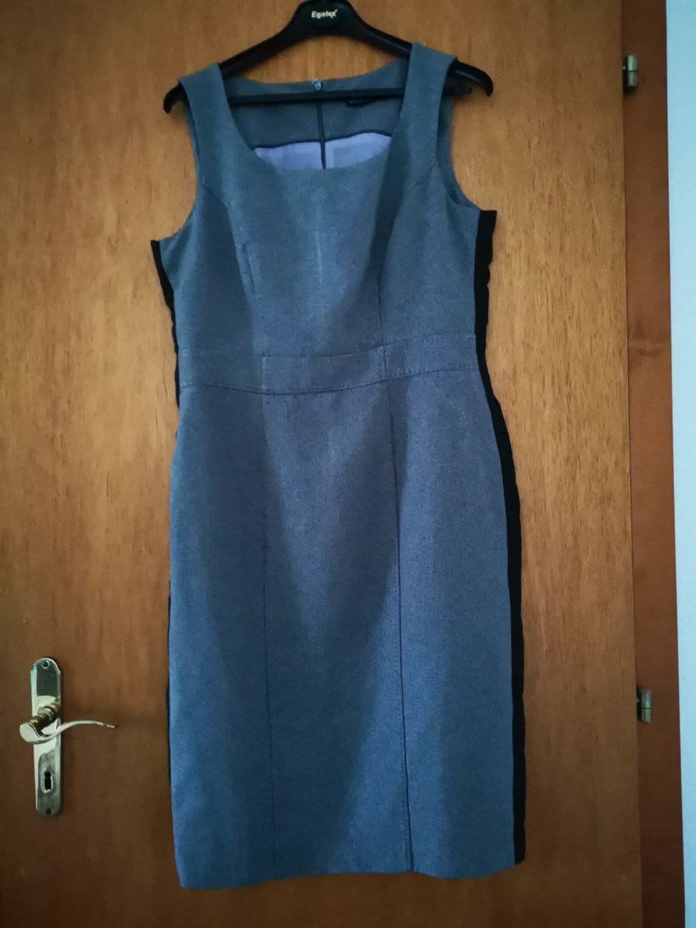 Vestiti: Robe Atmosphere, grise et noire – Usato da Courtepin venduto da Fin_dj7p