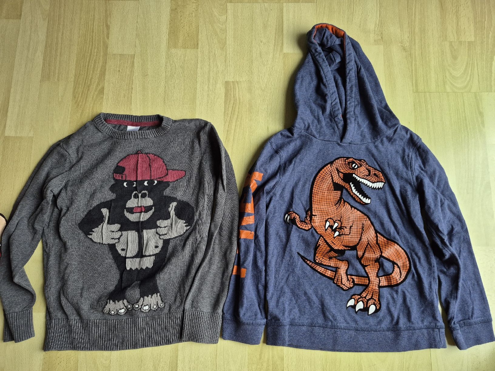 Pulls et sweat-shirts: Kliderpaket gr. 122-128 – D'occasion à Gränichen par Mamaboy 6