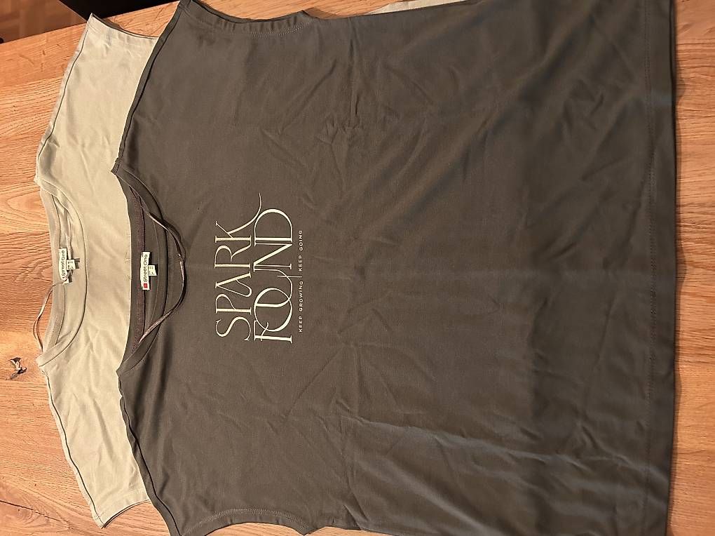 T-shirts: T-shirt – D'occasion à Grafstal par noa_gcm6 1