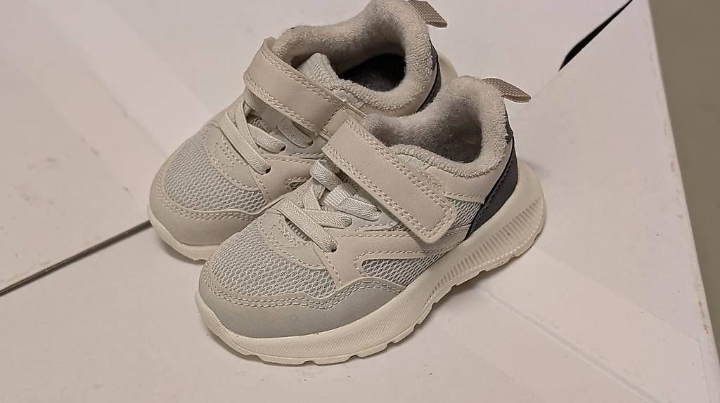 Schuhe für Jungen: Neue Kinderschuhe - Grösse 20/21 – Neu (gemäss Beschreibung) aus Gebenstorf von chillhous