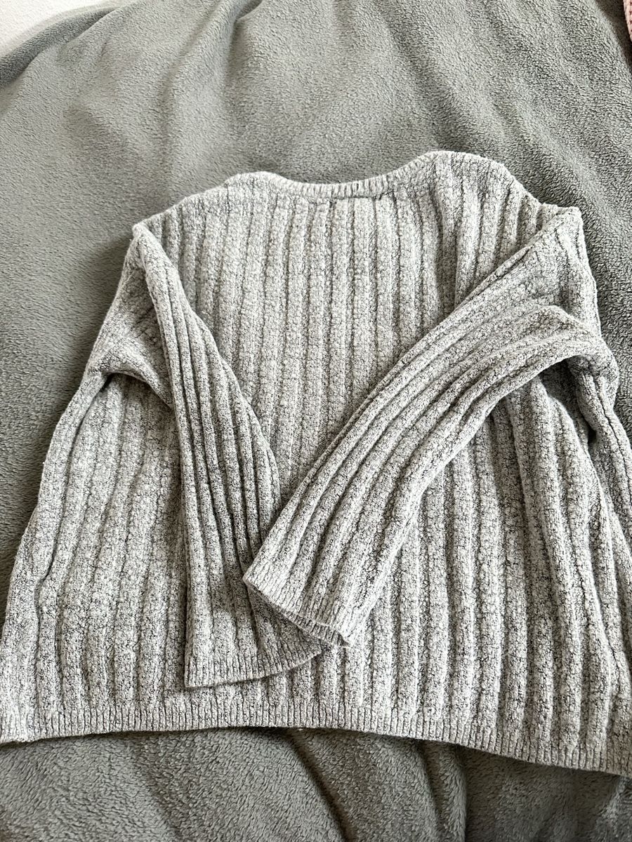 Lots de vêtements: 2 Graue Pullover – D'occasion à Oberwil BL par viviii.mz 1