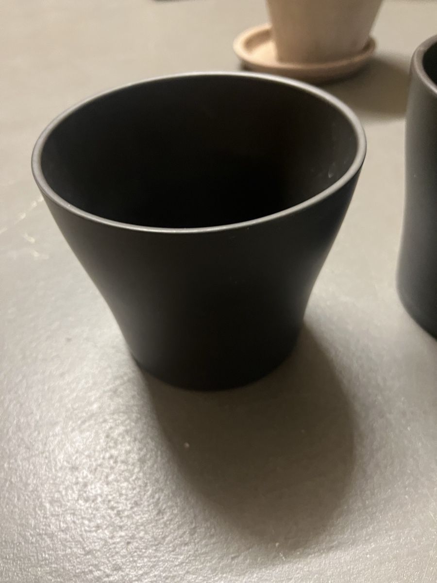 Vasi per fiori: 3 schwarze / graue Übertöpfe – Usato da Zürich venduto da ole_8rwr 5