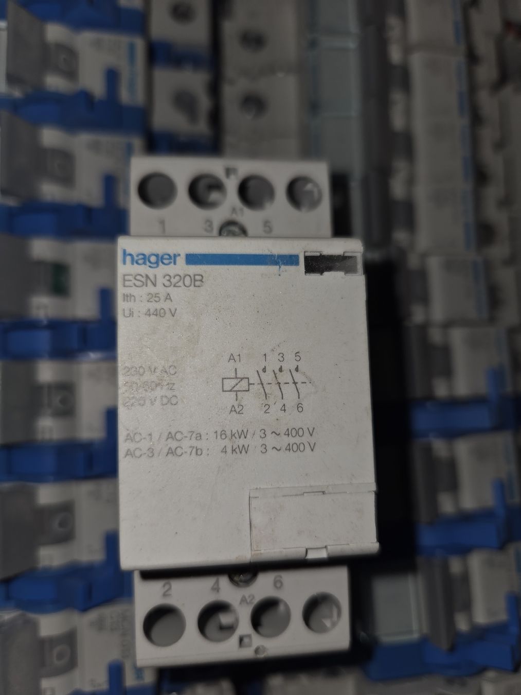 Hager Componenti elettronici: Hager sicherungen  – Usato da Bazenheid venduto da Beltoni 1