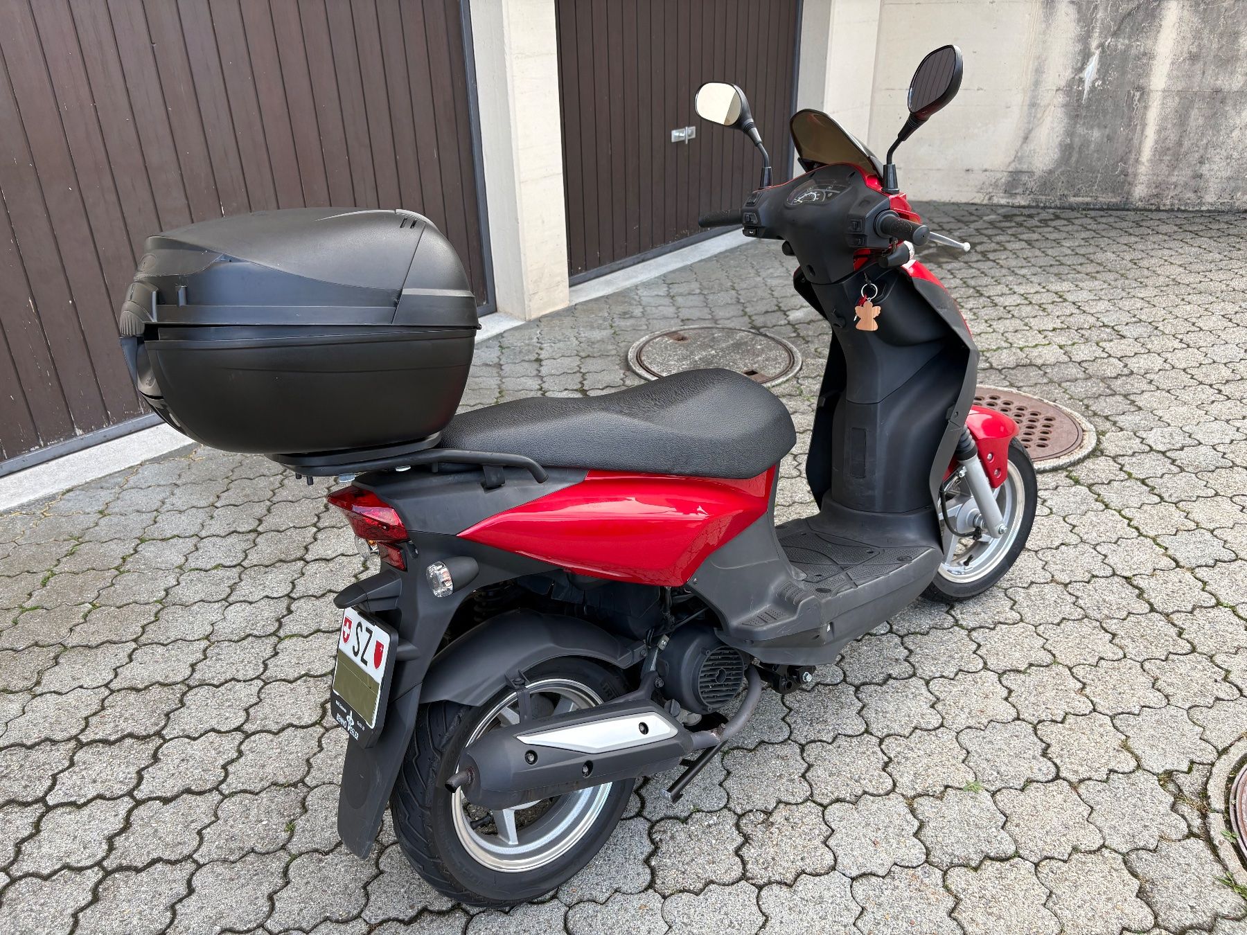 Sym Scooters: Roller SYM Orbit 125 ab Fr. 1.- – Gebraucht aus Einsiedeln von E-Street 5