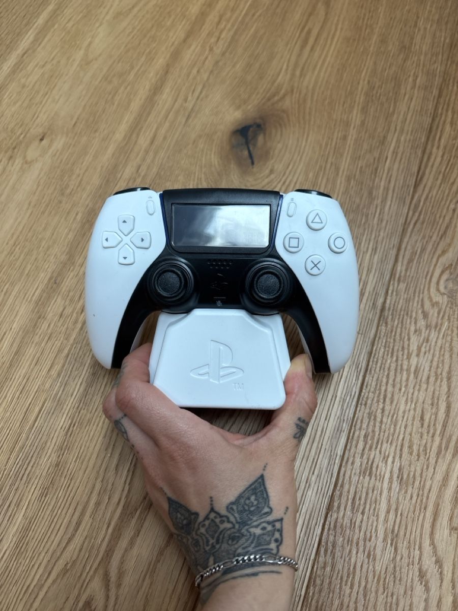 Sveglie: PS5 Controller Wecker ⏰ Weiss-Sch – Usato da Rickenbach ZH venduto da mar_p6sg 1