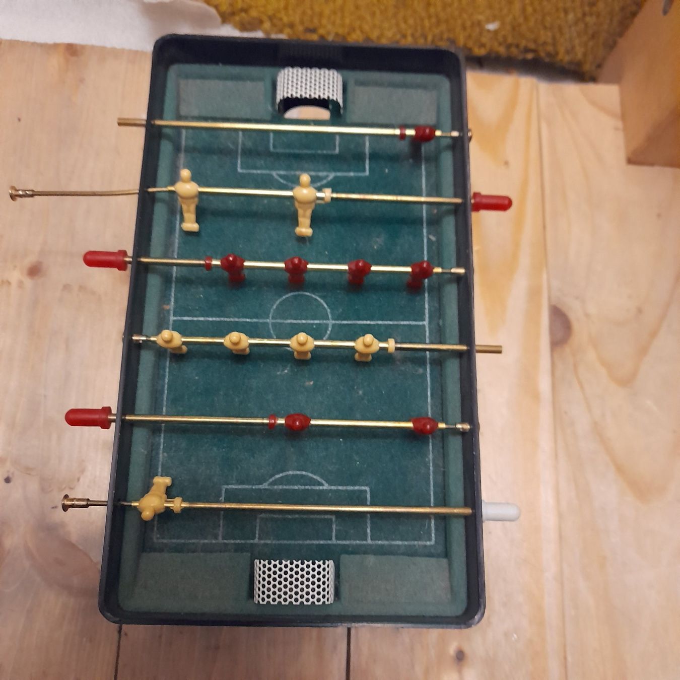 Giocattoli: Tischfussball Minikasten – Usato da Orpund venduto da 118302