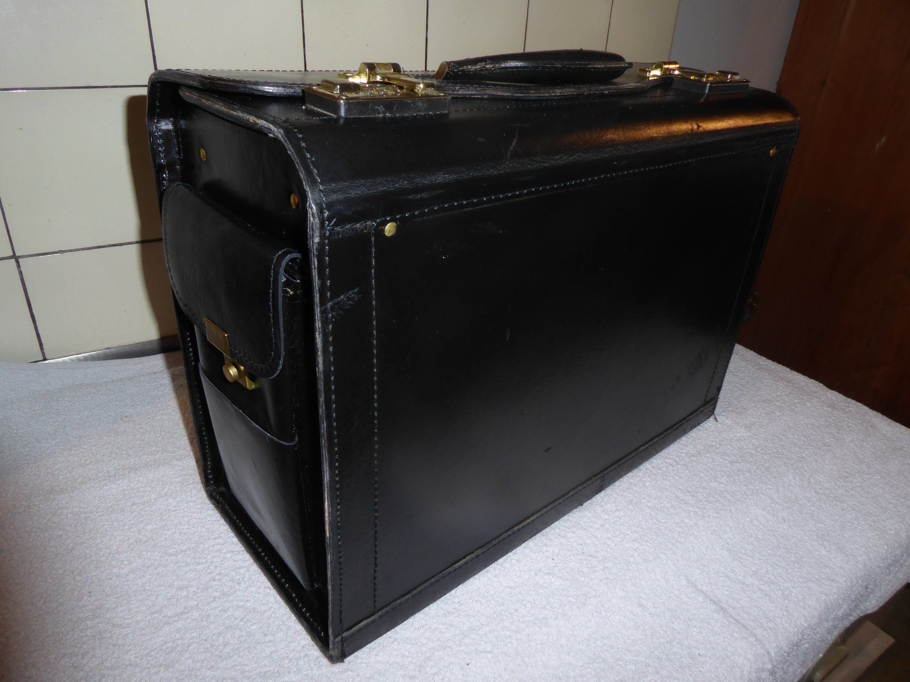 Koffer & Taschen: Lederkoffer "stark" – Gebraucht aus Ennetbühl von VPHS 1