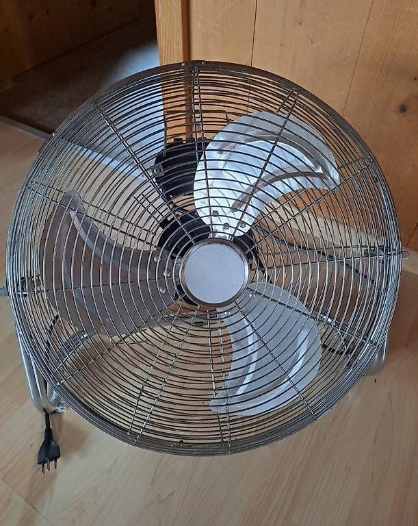Ventilateurs: Bodenventilator – D'occasion à Bürglen UR par alesia1