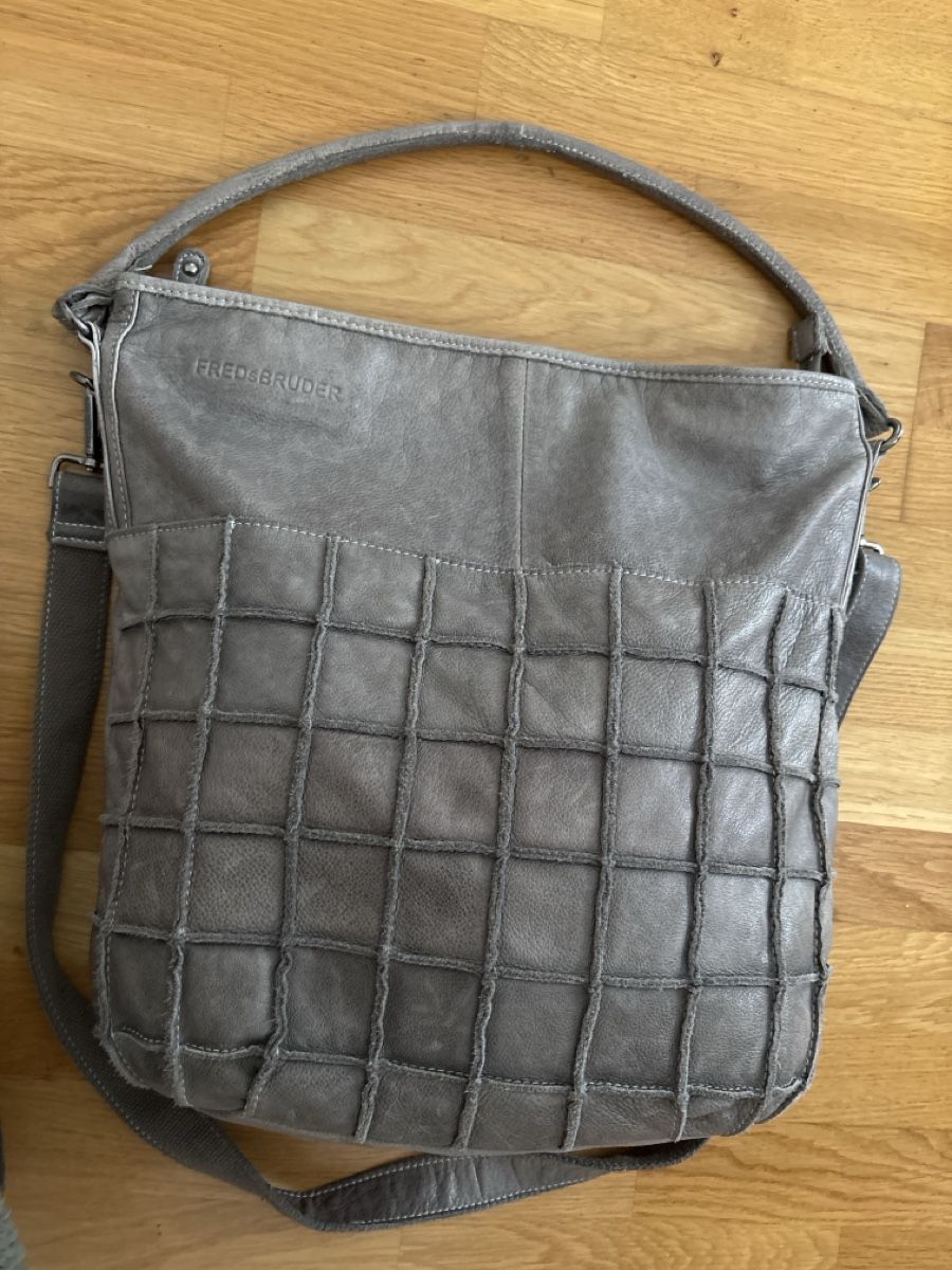 FredsBruder Borse da donna: FredsBruder  Tasche Grau Leder – Usato da langenthal venduto da rundholz7 3