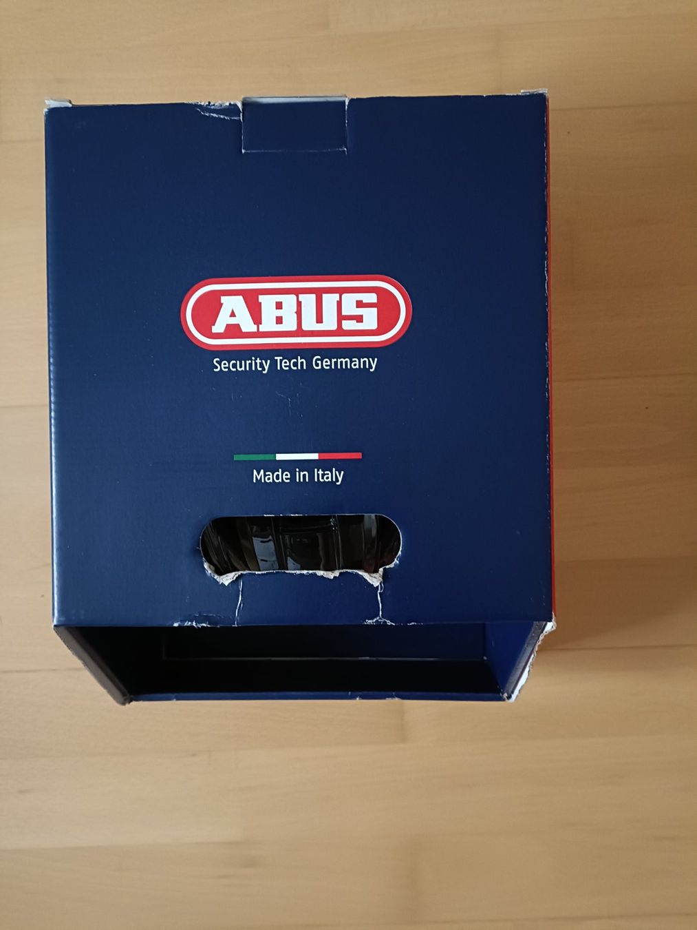 Abus Casques: Abus StormChaser Helm S swiss design – Neuf avec emballage d'origine à Bern par carlota_dino 9