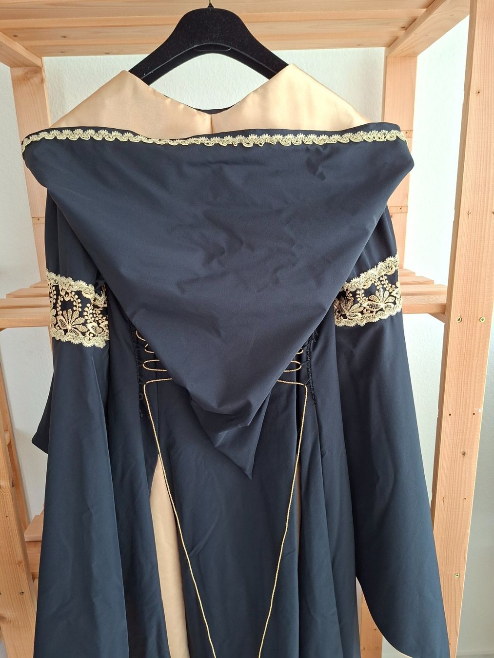Costumi: Kostüm – Nuovo (secondo la descrizione) da Pfaffnau venduto da Covial 2