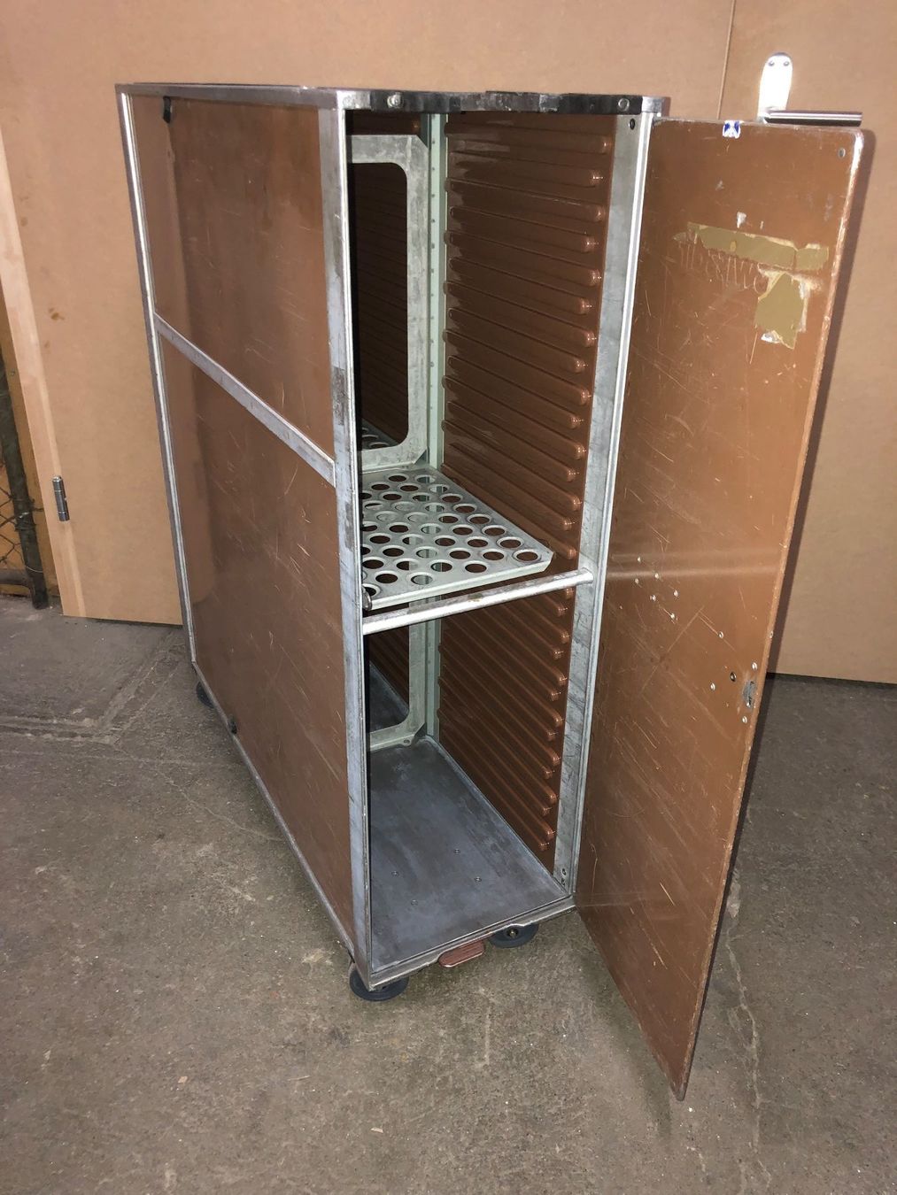 Swissair Sonstiges zu Aviatik: Original Swissair Trolley – Gebraucht aus Winterthur von mariflo 1