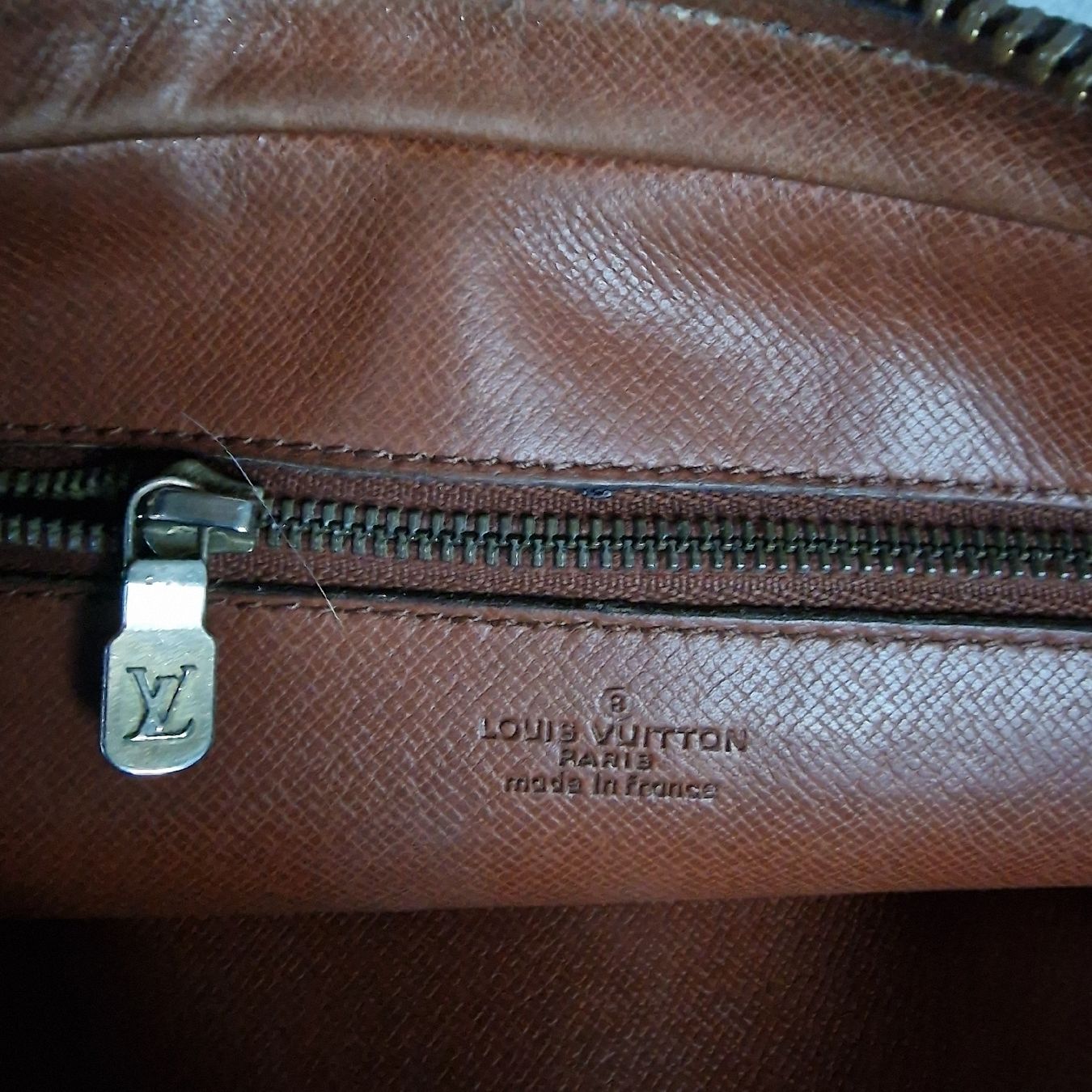 Louis Vuitton Taschen: Louis Vuitton Pochette Monogram Dragonne + Zertifikat – Gebraucht aus Effretikon von 84CK 3