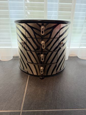 Schmuckkasten mit 4 Schubladen Zebra-Muster schwarz-silber