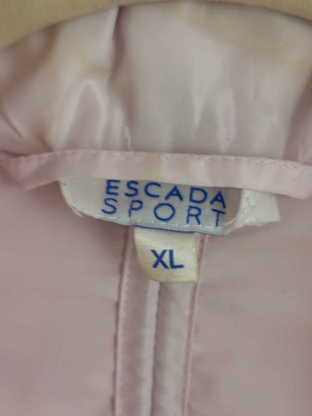 Escada Giacche: Escada Sport Jacke – Usato da Wetzikon ZH venduto da Deba26 3