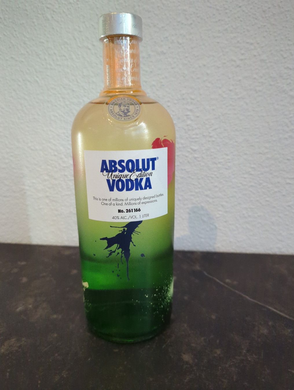 Absolut Vodka Bevande alcoliche: Absolut Vodka 1l UNIQUE EDITION – Nuovo e nell'imballaggio originale da Flawil venduto da Tarragona