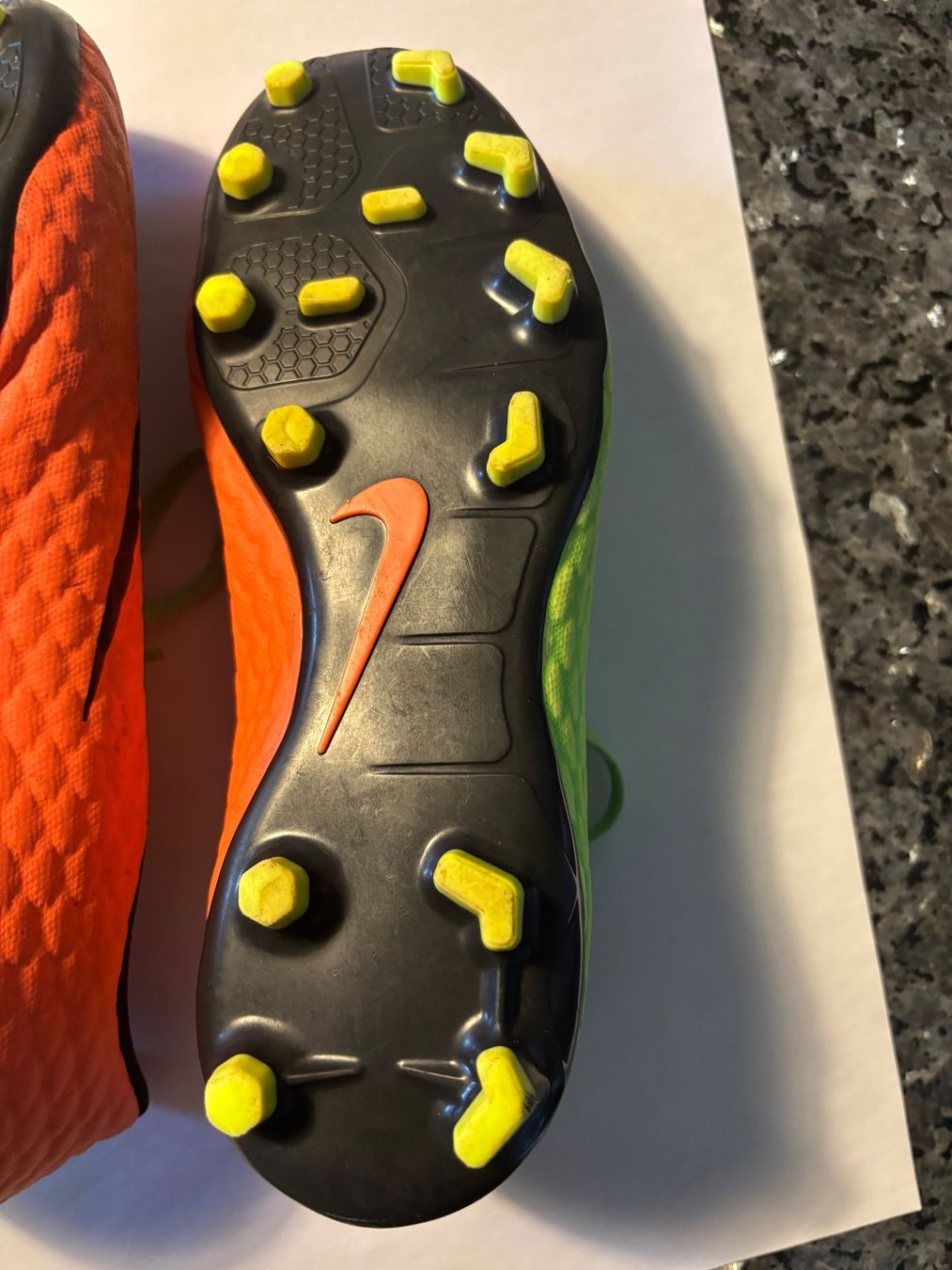 Nike Scarpe da uomo: Fussballschuhe Nike Orange/Grün – Usato da Sulz AG venduto da ZIRON-ART 2