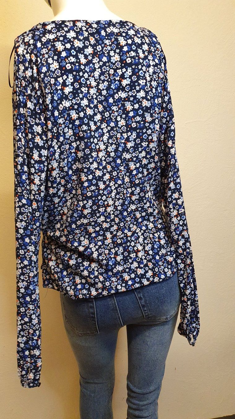 Camicette: 🌺Blouse Größe L🌺 – Usato da Wald ZH venduto da CapLux 5