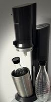 SodaStream Wassersprudler mit CO2 Zylinder und 2 Flaschen
