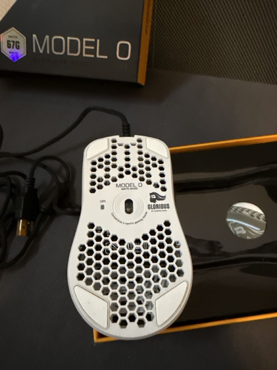Mouse: Glorious Model O Gaming Mouse weiss guter Zustand – Usato da Oberönz venduto da Teixalex 1