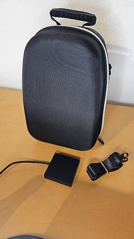 Unità & Adattatore: Original PS VR2 PC-Adapter + VR Schutztasche / Case – Usato da Ebmatingen venduto da RetroVans