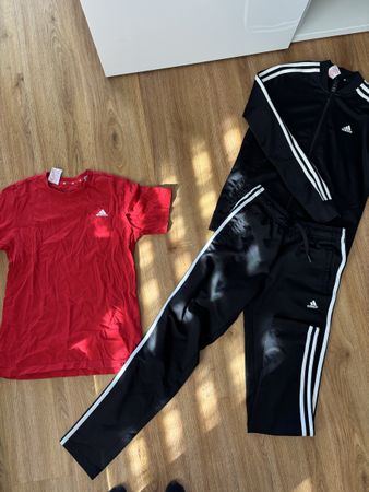 Adidas Trainingsanzug und T-Shirt Grösse 164 schwarz rot