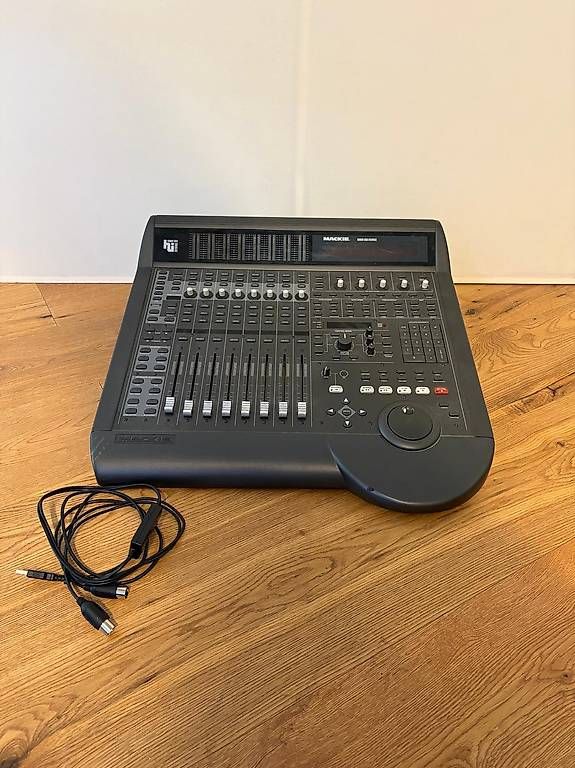 Console di mixaggio: Mackie hui Controller – Usato da Luzern venduto da Jenci01
