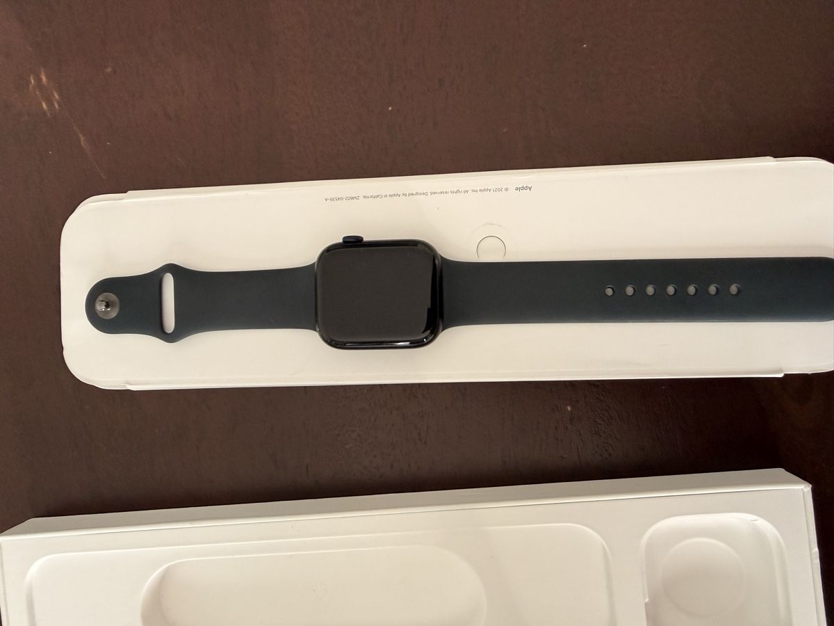 Apple Smartwatch: Apple Watch 8 45mm LTE GPS – Usato da Stäfa venduto da Laafit 4