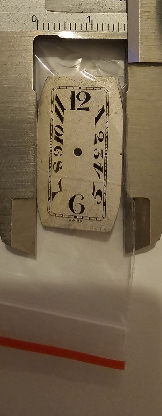 Orologi: Cadran de montre rectangulaire vintage – Usato da Genève venduto da Fresko01
