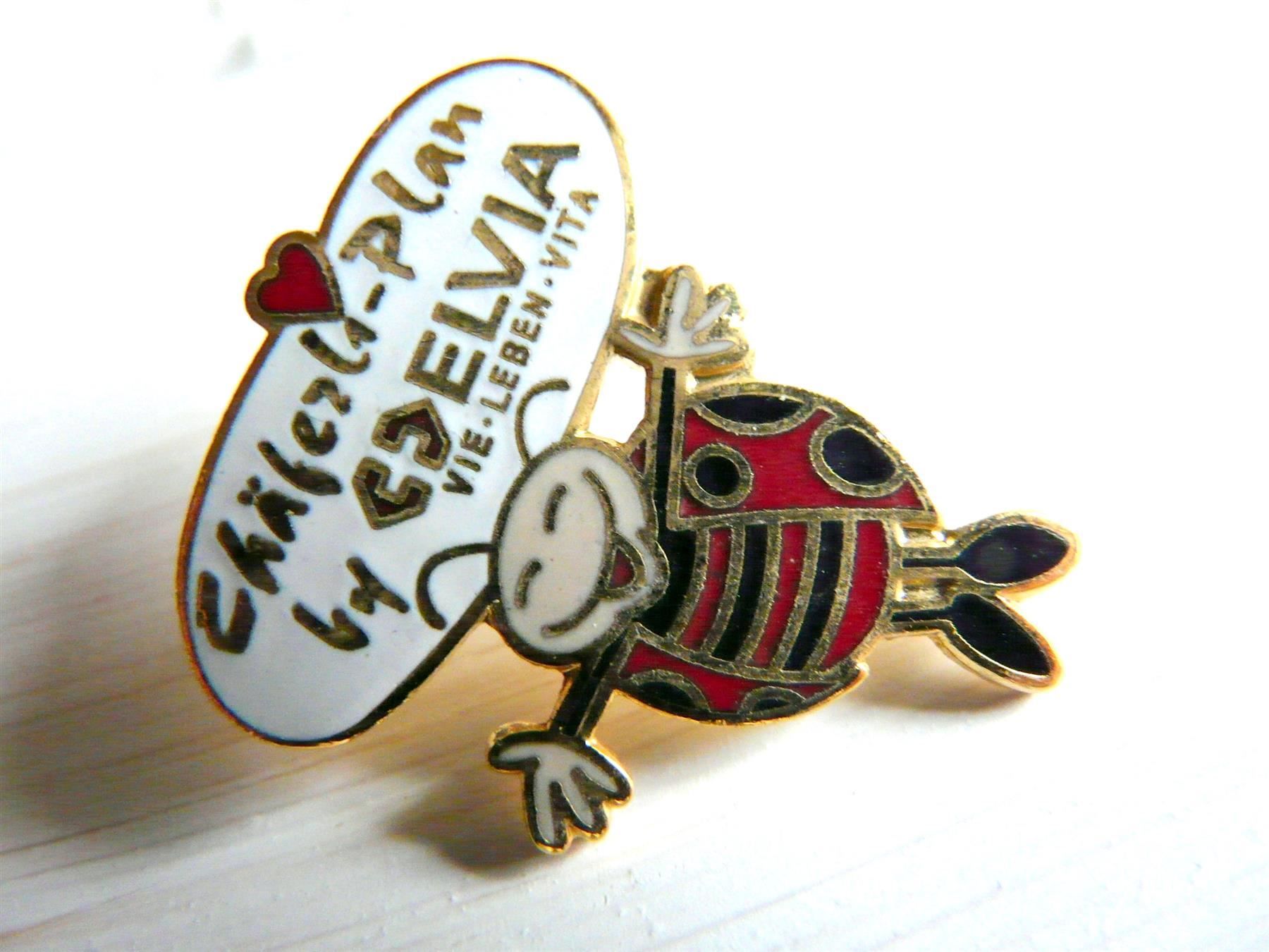 Placchette & Badge: • Chäferli Käfer Elvia      + Versand möglich    pin M6A.18 – Usato da Pully venduto da websurfer1