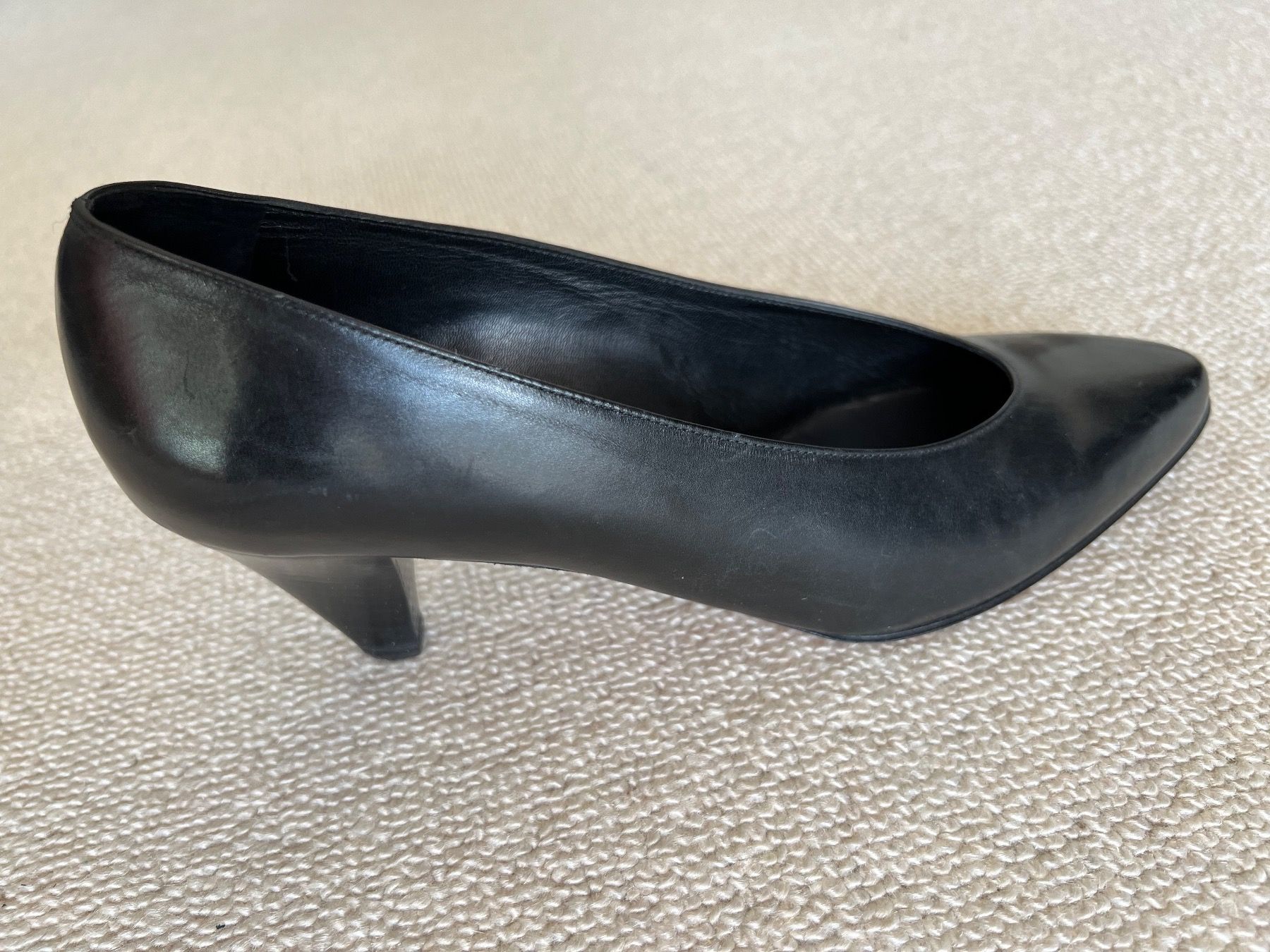 Benetton Scarpe da donna: Pumps-Schuh – Usato da Biel-Benken BL venduto da efd4105 1