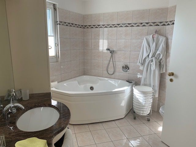 Whirlpool Jacuzzi, Modell JP12, IPX 5, gebraucht Kaufen auf Ricardo