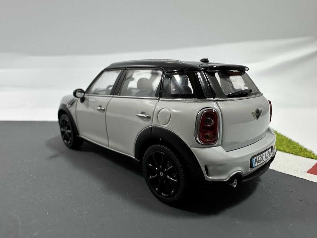 Schuco Modellini d'auto: Mini Cooper S 1:43, hellgrau-schwarz, SCHUCO – Usato da Zofingen venduto da rf9_x2xt 3