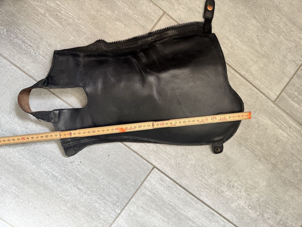 Gamaschen & Bandagen: Schwarze Leder Chaps Steeds – Gebraucht aus Wenslingen von lea_8n67 3
