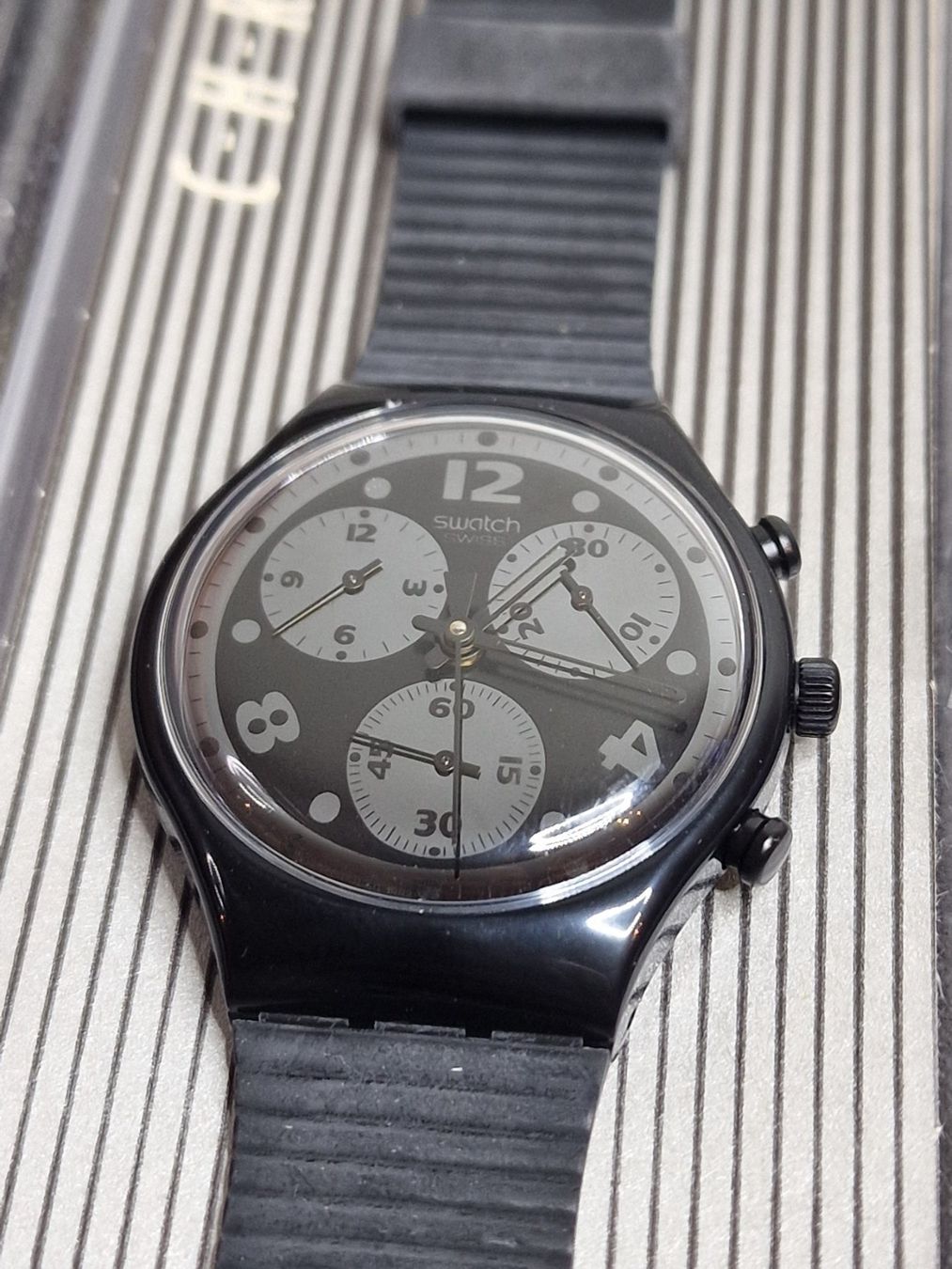 1993 Swiss Swatch Watch Chronograph Moon Shadow Black-SCB110 (Neu und ...