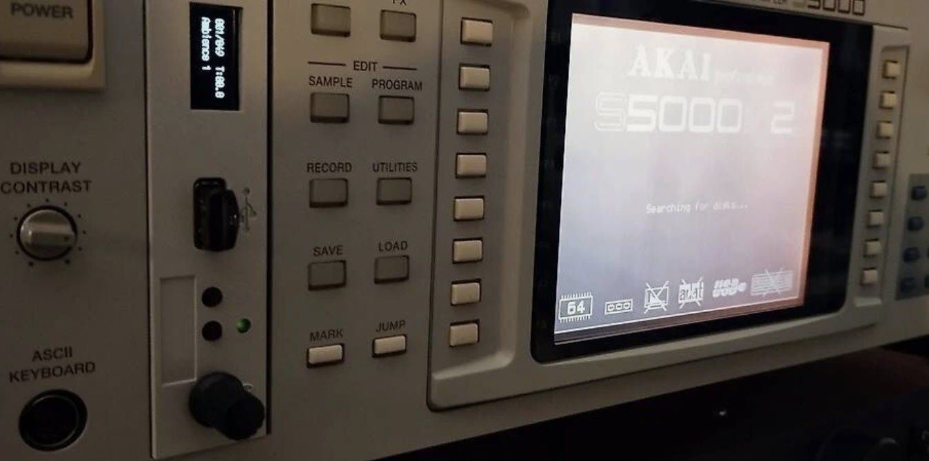 Strumenti musicali: Akai S-5000 Sampler – Usato da Stein am Rhein venduto da Proaudio