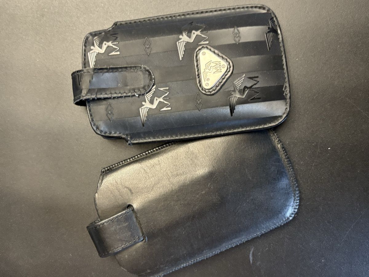 Apple Cover & Protezioni schermo: Maison Mollerus iPhone 4 Tasche – Usato da Goldach venduto da Eme