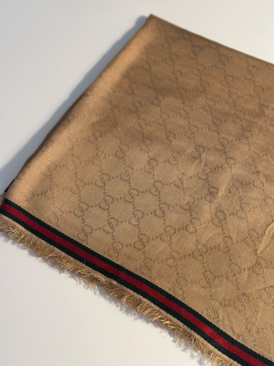 Gucci Foulards, Tücher & Schals: Écharpe Gucci  – Gebraucht aus Denges von tin_2fxr
