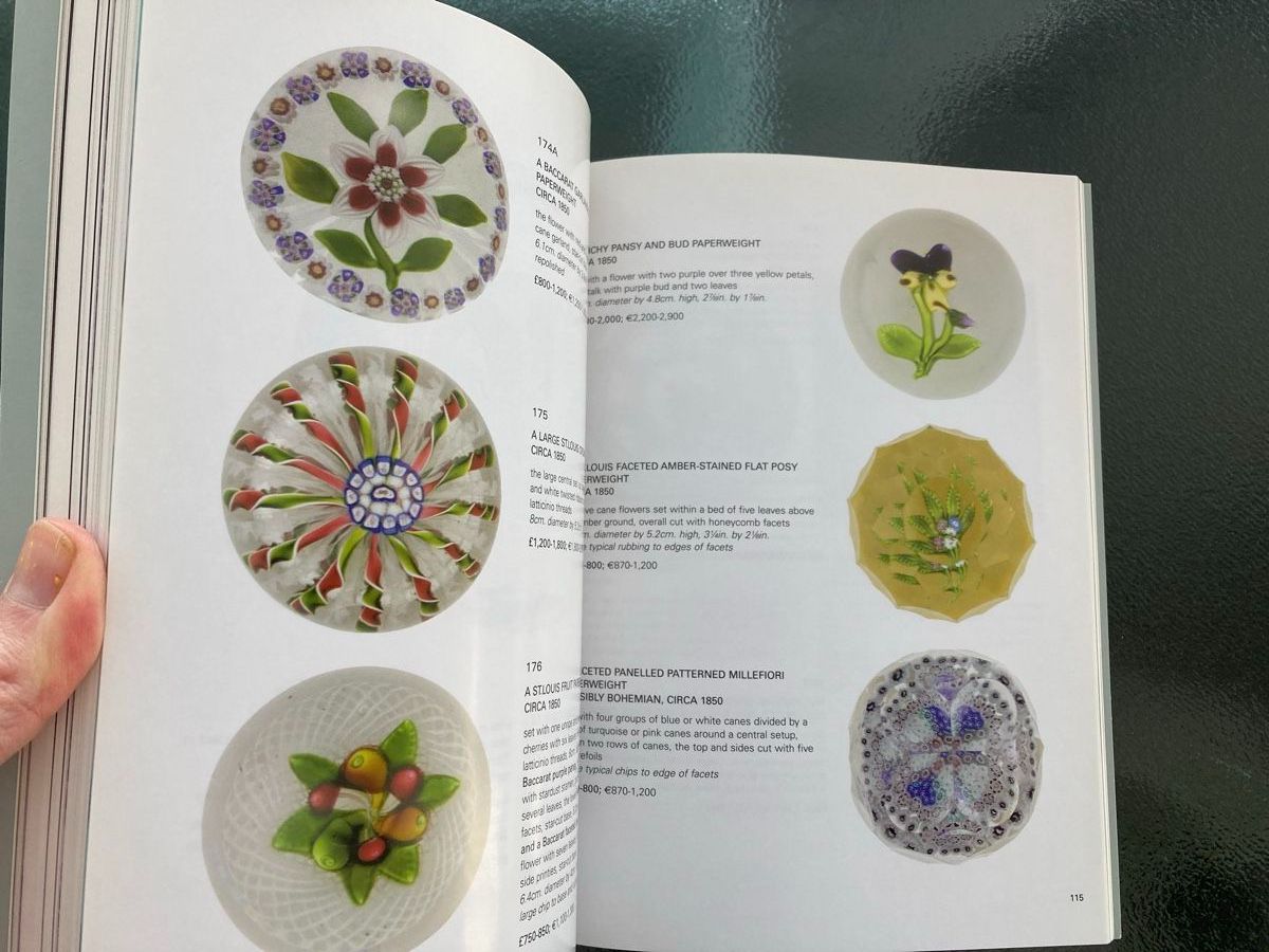 Libri: Sotheby's Glas & Briefbeschwerer Katalog 2003 – Nuovo (secondo la descrizione) da Zürich venduto da kostbares 4
