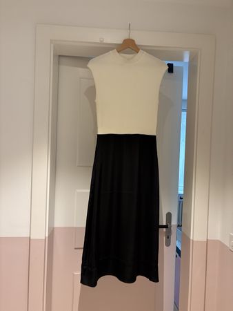 Elegantes Kleid von Hugo Boss - Grösse M - wie neu